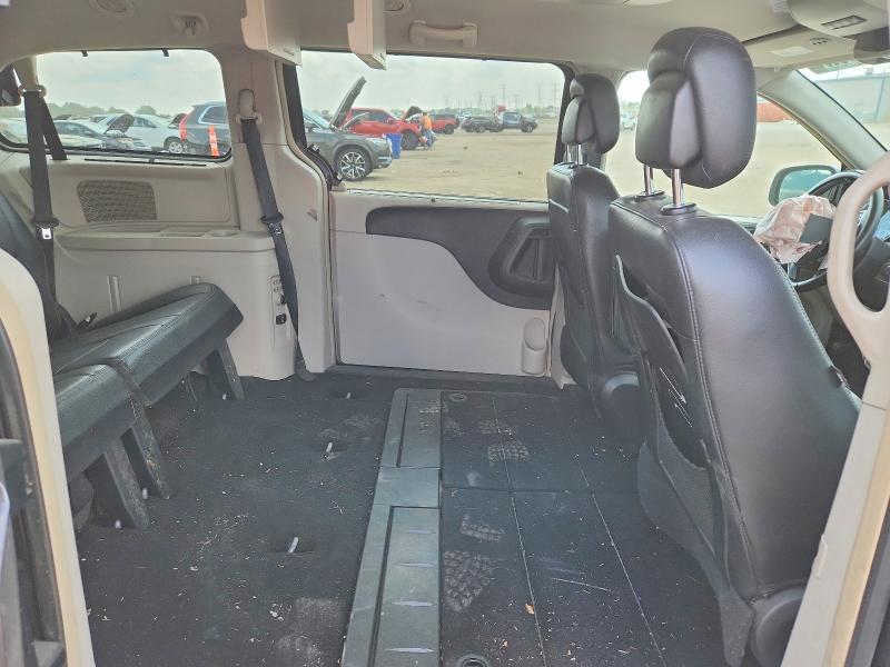 Photo 10 from auction – 2011 CHRYSLER TOWN & COUNTRY with VIN 2A4RR8DG4BR784477