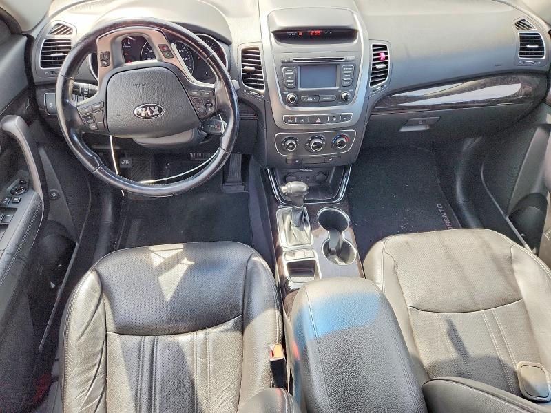 Photo 8 from auction – 2015 KIA SORENTO with VIN 5XYKTCA60FG642838