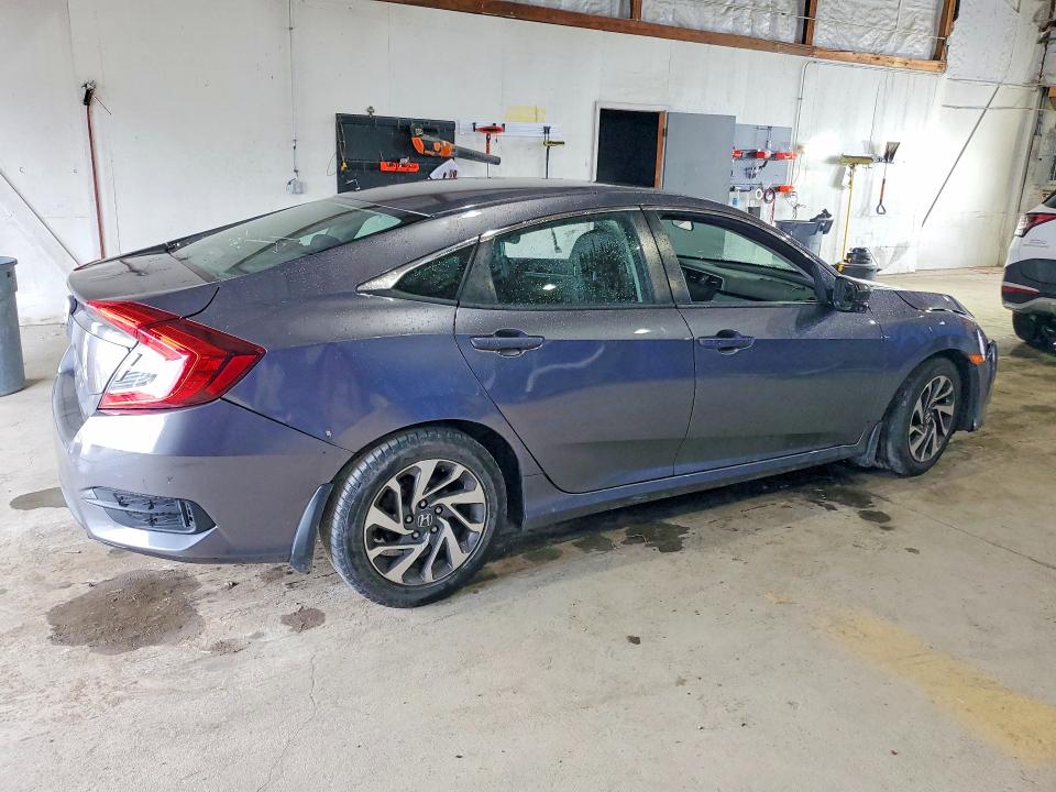 Photo 3 from auction – 2016 HONDA CIVIC with VIN 2HGFC2F77GH500679