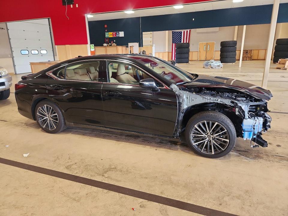 Photo 4 from auction – 2025 LEXUS ES 300H with VIN 58ADA1C12SU074948
