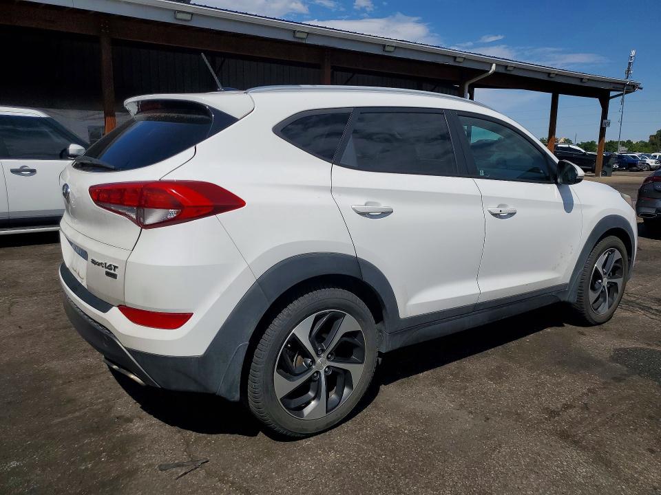 Photo 3 from auction – 2016 HYUNDAI TUCSON with VIN KM8J3CA22GU045940