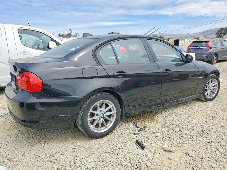 Photo 3 from auction – 2010 BMW 328 with VIN WBAPK7C57AA461052