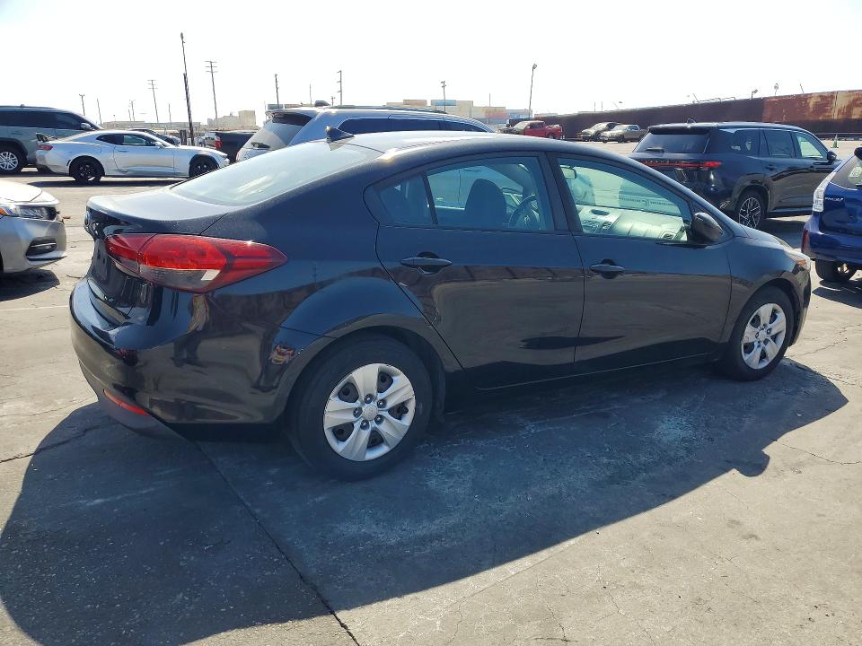 Photo 3 from auction – 2017 KIA FORTE with VIN 3KPFL4A76HE057245