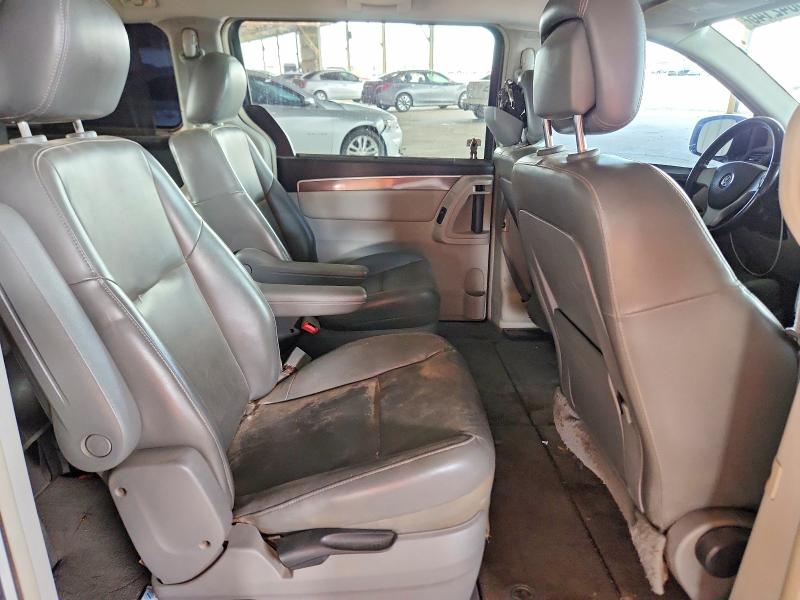 Photo 11 from auction – 2010 VOLKSWAGEN ROUTAN with VIN 2V4RW3D10AR306235