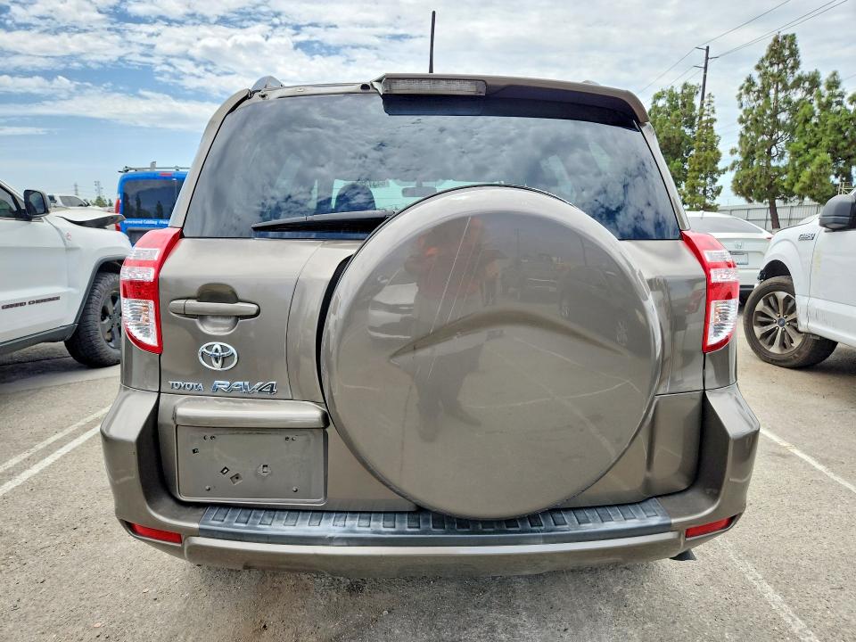 Photo 6 from auction – 2009 TOYOTA RAV4 with VIN JTMZF33V89D008741