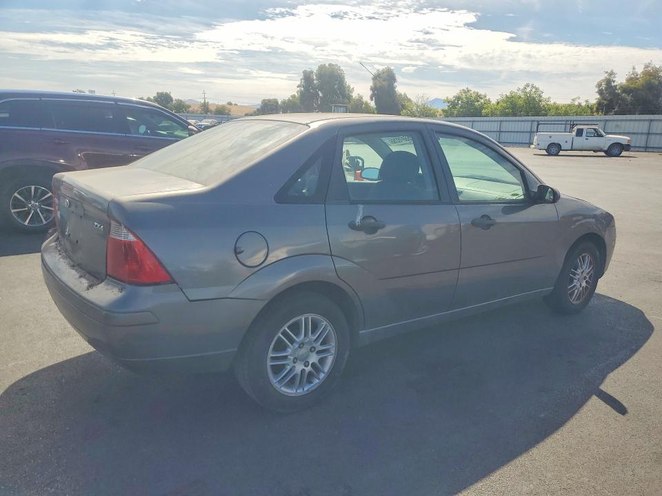 Photo 3 from auction – 2006 FORD FOCUS with VIN 1FAFP34N46W245022