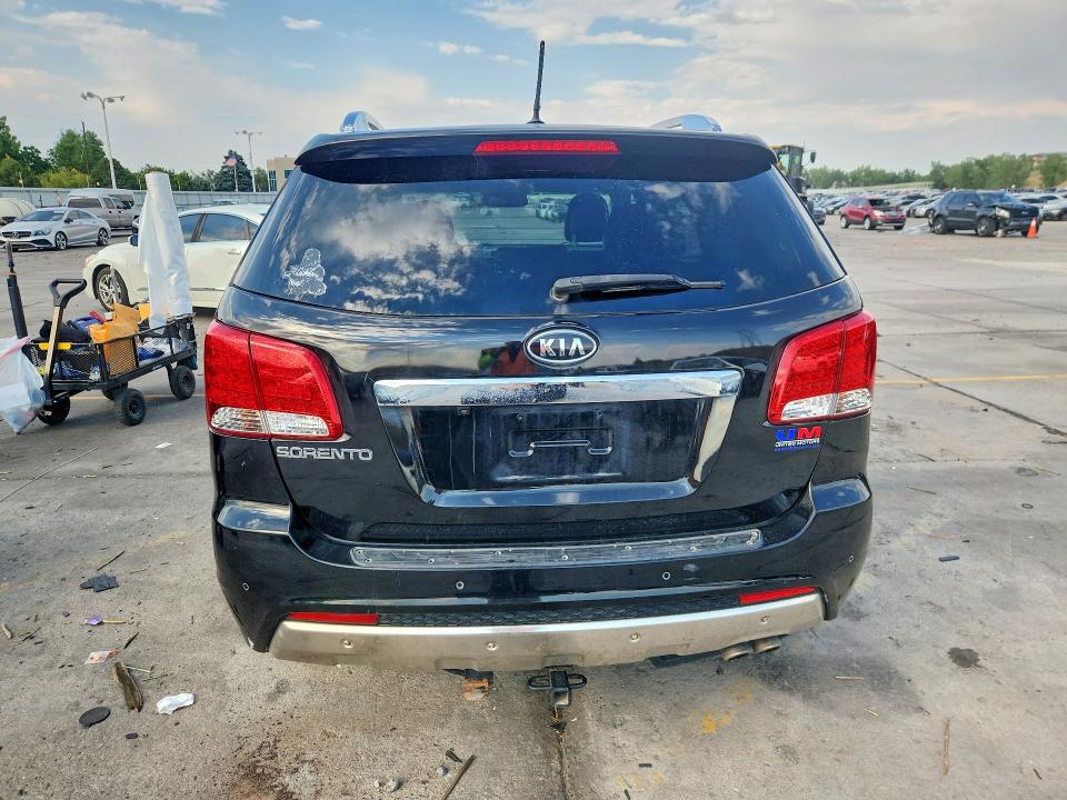 Photo 6 from auction – 2013 KIA SORENTO with VIN 5XYKWDA21DG325562