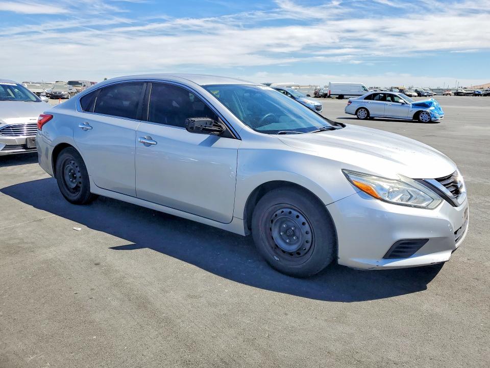 Photo 4 from auction – 2017 NISSAN ALTIMA with VIN 1N4AL3AP9HC252595
