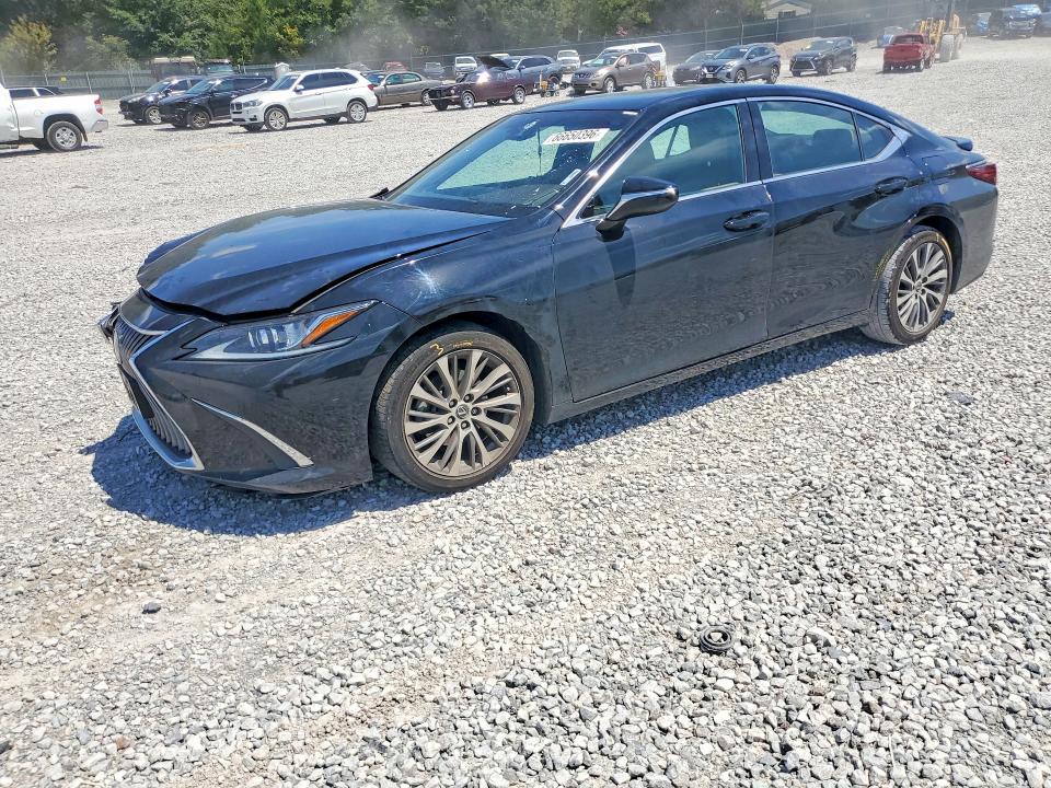 LEXUS ES 2020 مع رقم تعريف المركبة 58ADZ1B14LU077071 - صورة من المزاد