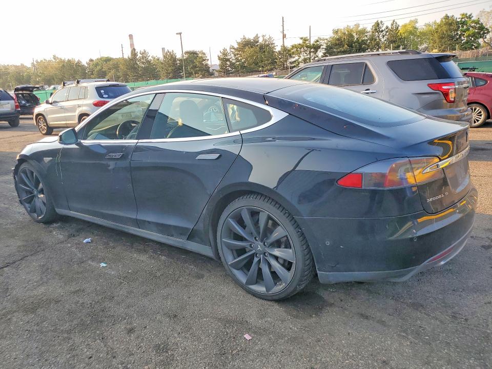 Photo 2 from auction – 2015 TESLA MODEL S with VIN 5YJSA1E25FF108842