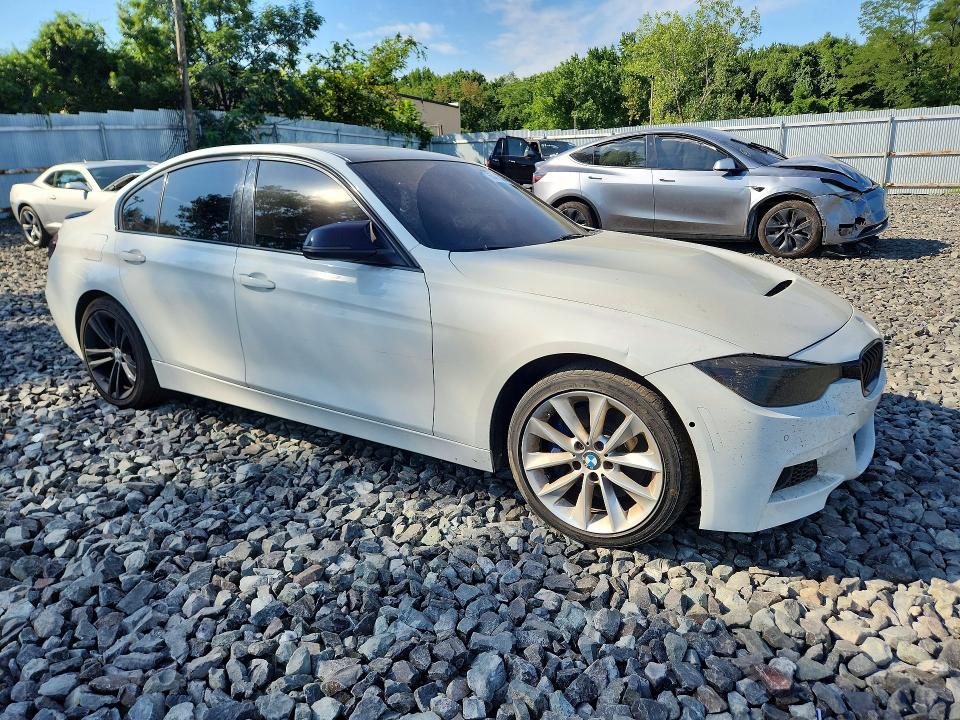 Снимка 4 от търг – 2016 BMW 340 с VIN WBA8B7C53GK702872