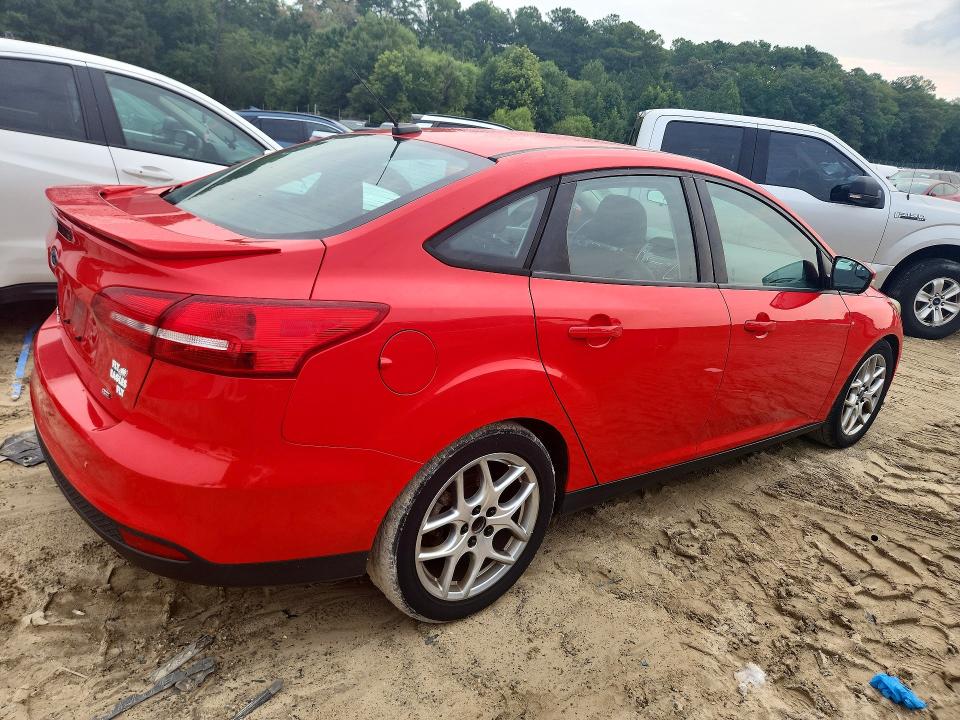 Photo 3 from auction – 2015 FORD FOCUS with VIN 1FADP3F21FL365310