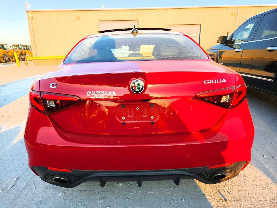 Photo 6 from auction – 2017 ALFA ROMEO GIULIA with VIN ZARFAEDN9H7550025