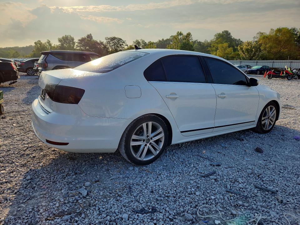 Photo 3 from auction – 2017 VOLKSWAGEN JETTA with VIN 3VWL17AJ8HM399983