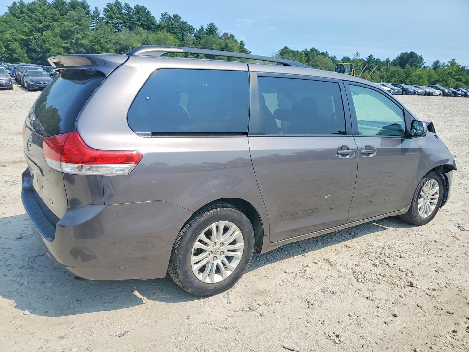 Photo 3 from auction – 2014 TOYOTA SIENNA with VIN 5TDYK3DC7ES494963