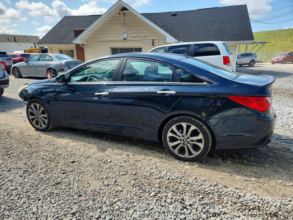 Photo 2 from auction – 2013 HYUNDAI SONATA with VIN 5NPEC4AB8DH746046