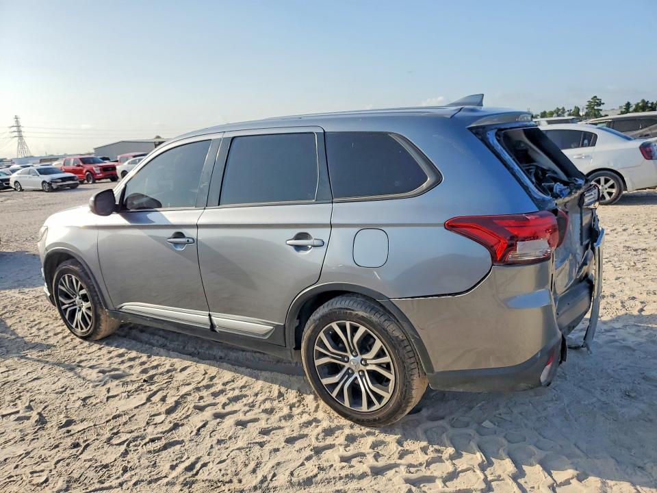 Photo 2 from auction – 2018 MITSUBISHI OUTLANDER with VIN JA4AD2A37JZ039334