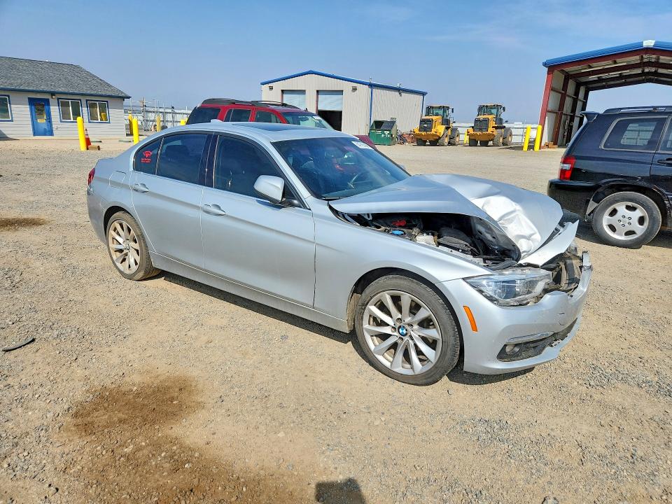 Photo 4 from auction – 2017 BMW 330 with VIN WBA8D9C51HK894235