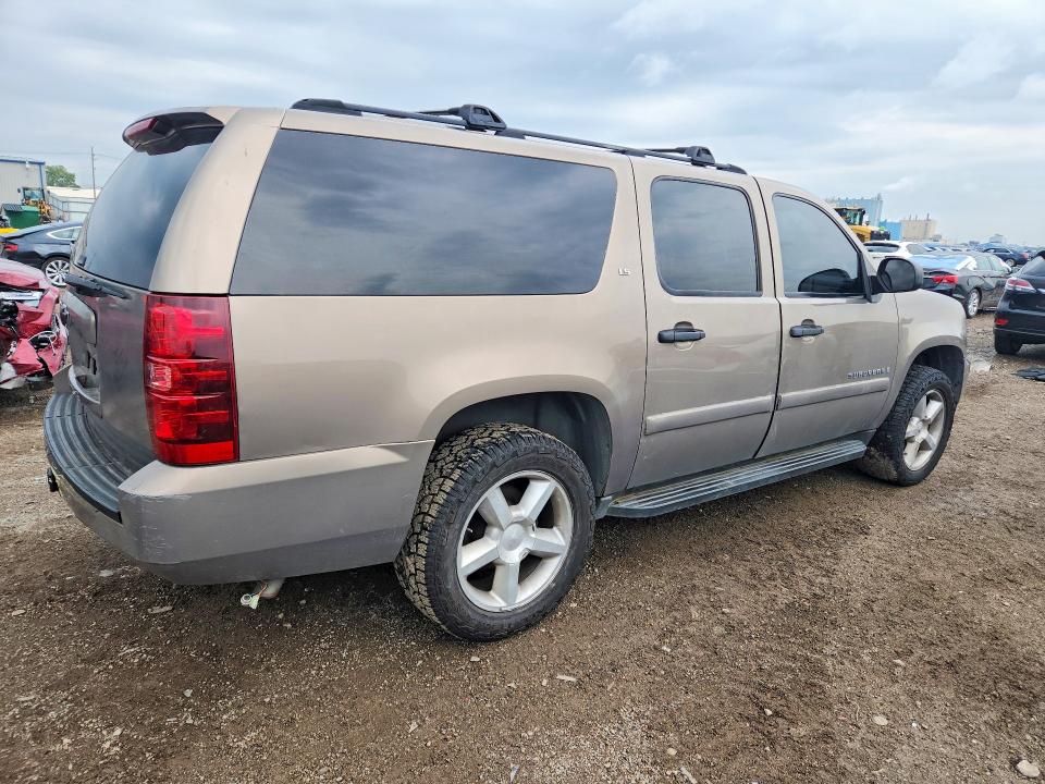 Photo 3 from auction – 2007 CHEVROLET SUBURBAN with VIN 1GNFC16097R257167
