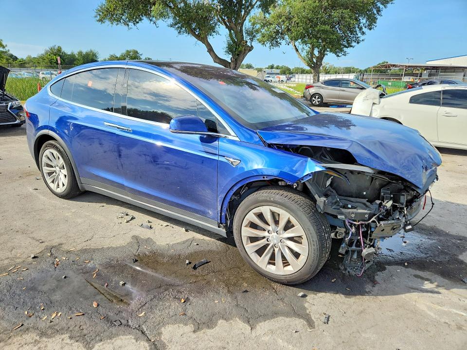 Photo 4 from auction – 2020 TESLA MODEL X with VIN 5YJXCBE22LF236229