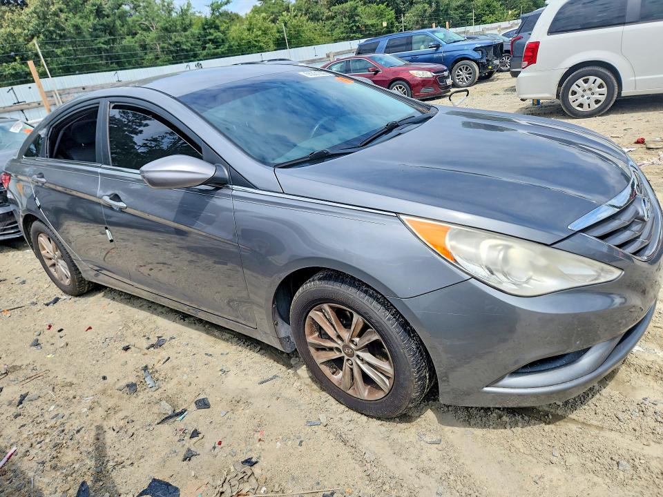 Photo 4 from auction – 2012 HYUNDAI SONATA with VIN 5NPEB4ACXCH466686