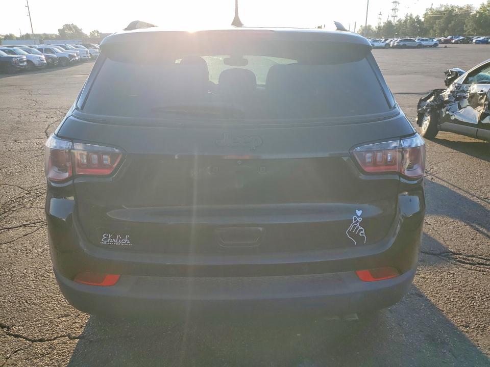 Photo 6 from auction – 2019 JEEP COMPASS with VIN 3C4NJDBB6KT621337