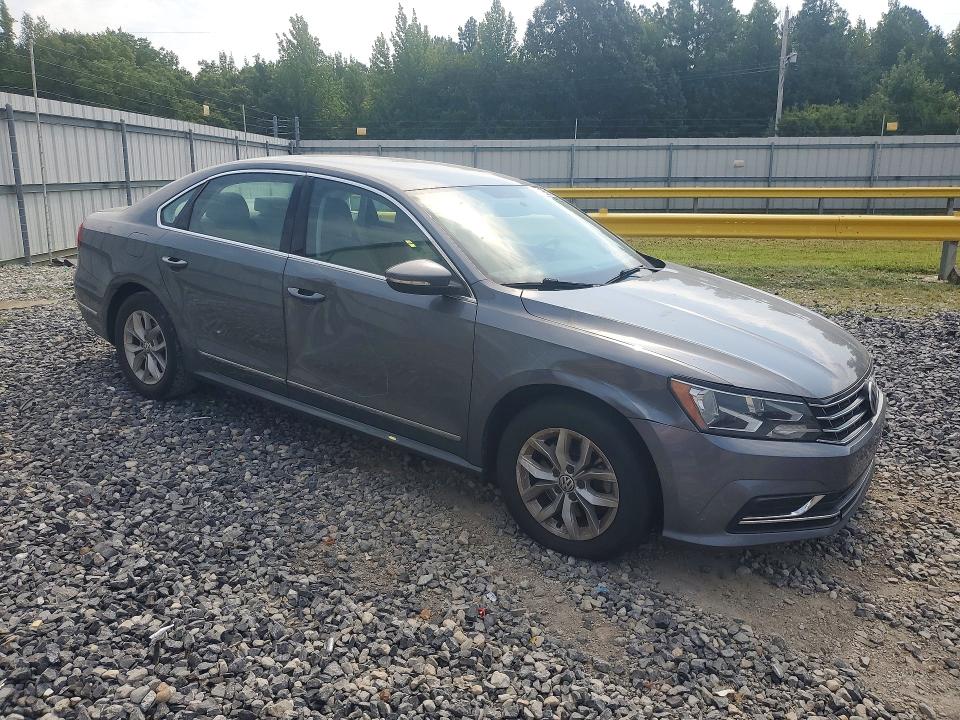 Photo 4 from auction – 2017 VOLKSWAGEN PASSAT with VIN 1VWAT7A35HC024492