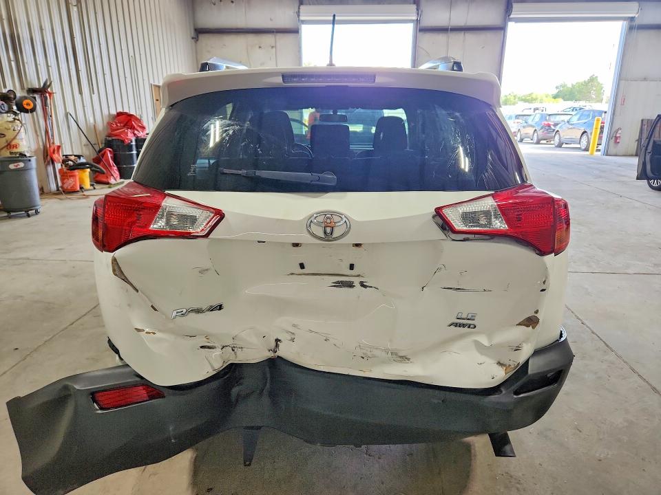 Photo 6 from auction – 2015 TOYOTA RAV4 with VIN JTMBFREV6FD146453