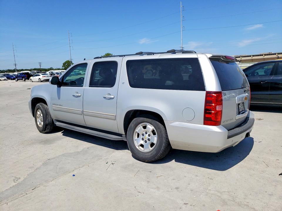 Photo 2 from auction – 2013 CHEVROLET SUBURBAN with VIN 1GNSCJE08DR116697