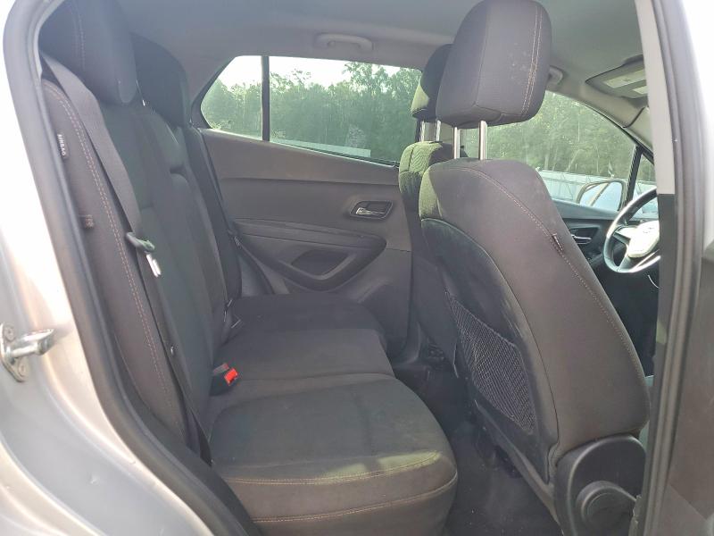 Photo 11 from auction – 2017 CHEVROLET TRAX with VIN 3GNCJKSB9HL209120