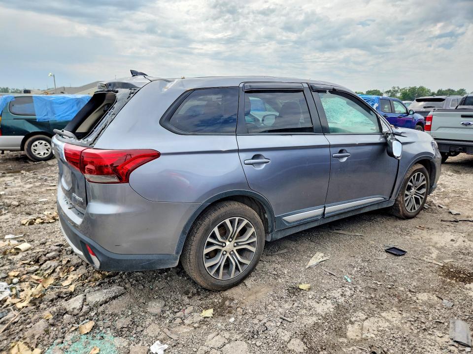 Photo 3 from auction – 2018 MITSUBISHI OUTLANDER with VIN JA4AD2A35JZ053166