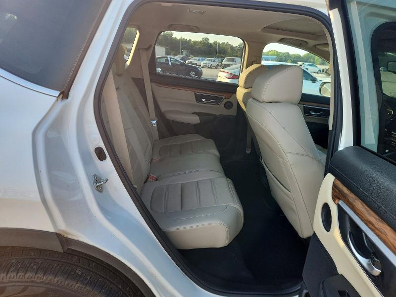 Photo 11 from auction – 2017 HONDA CR-V with VIN 2HKRW2H98HH683780