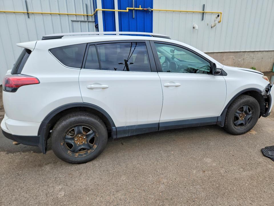 Photo 3 from auction – 2017 TOYOTA RAV4 with VIN 2T3BFREVXHW634570