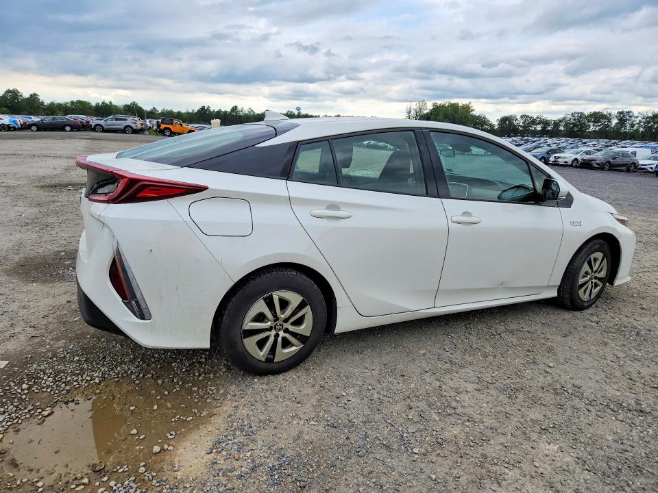 Photo 3 from auction – 2018 TOYOTA PRIUS PRIME with VIN JTDKARFPXJ3079353