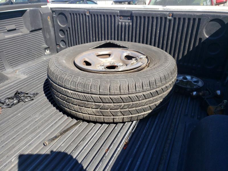 Фото 12 с аукциона – 2000 CHEVROLET SILVERADO с VIN 1GCEC14V3YE274753