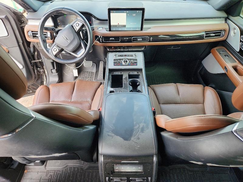 Photo 8 from auction – 2023 LINCOLN AVIATOR with VIN 5LM5J7XC9PGL09519