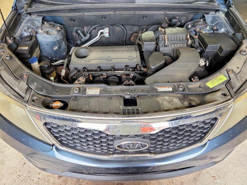 Photo 12 from auction – 2011 KIA SORENTO with VIN 5XYKTCA19BG040597