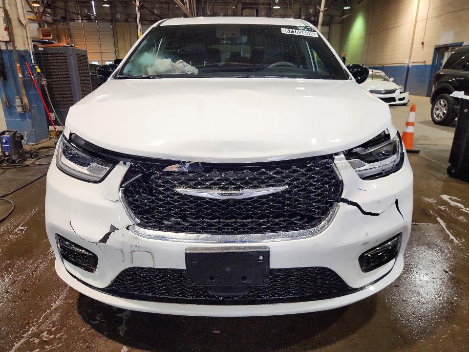 Photo 5 from auction – 2026 CHRYSLER PACIFICA with VIN 2C4RC1BG2TR204341