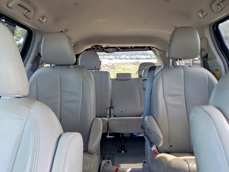 Photo 10 from auction – 2014 TOYOTA SIENNA with VIN 5TDYK3DC3ES433660