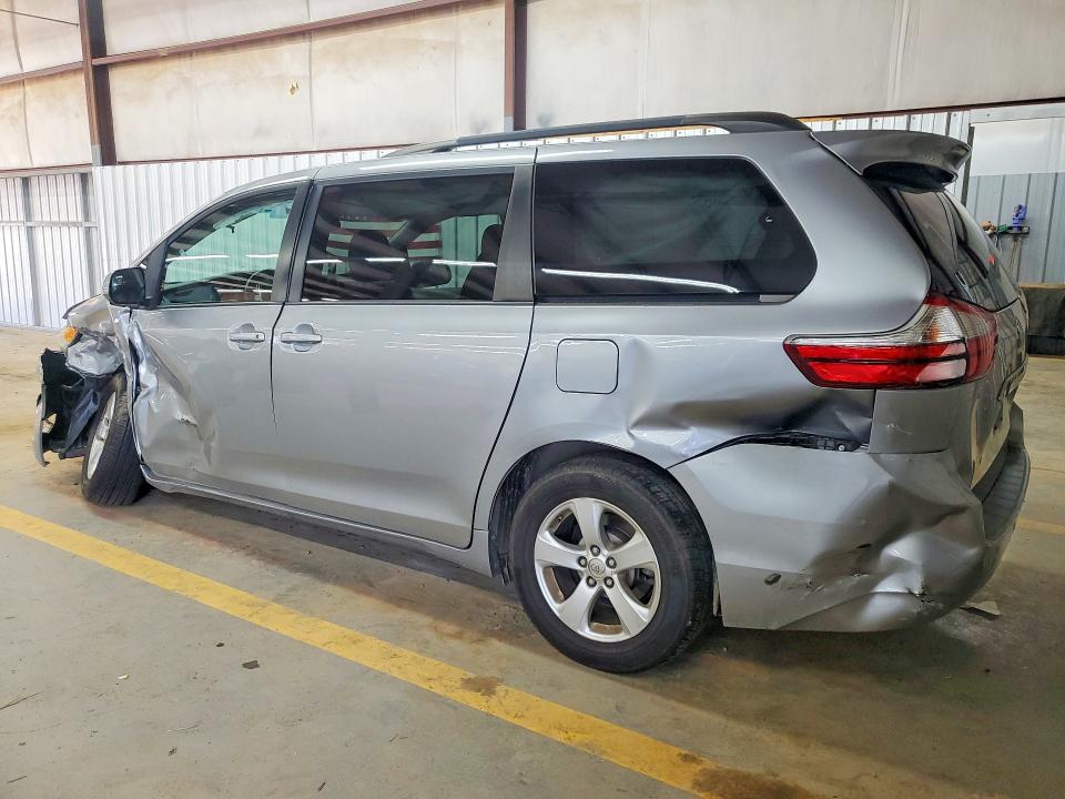 Photo 2 from auction – 2015 TOYOTA SIENNA with VIN 5TDKK3DC6FS588212