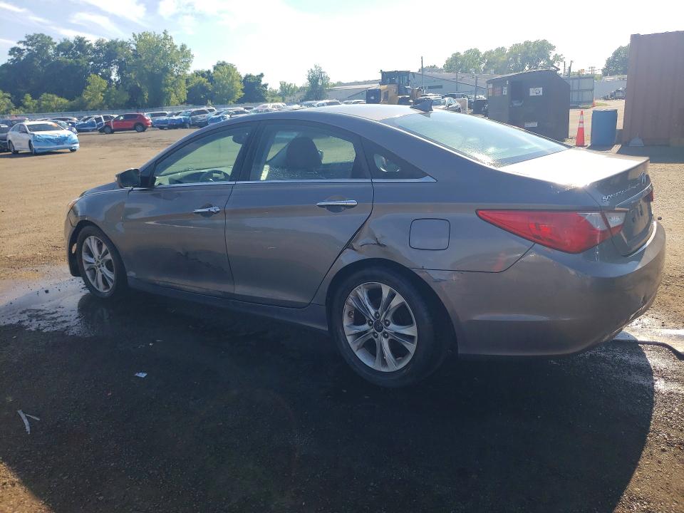 Фото 2 с аукциона – 2011 HYUNDAI SONATA с VIN 5NPEC4AC1BH059822