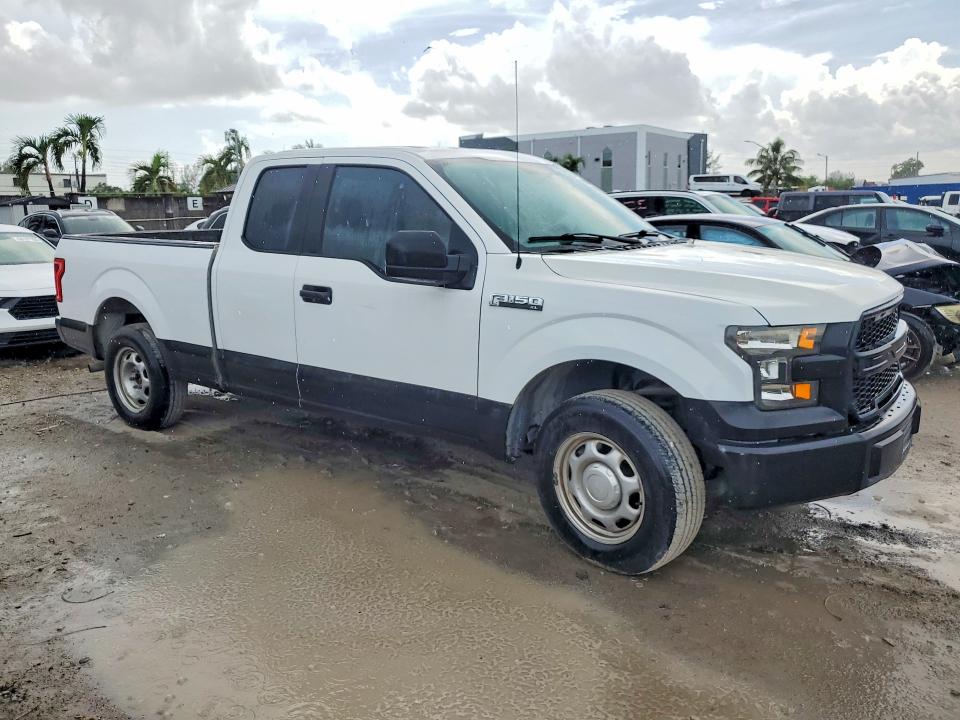 Zdjęcie 4 z aukcji – 2017 FORD F150 z VIN 1FTEX1C84HFA21516