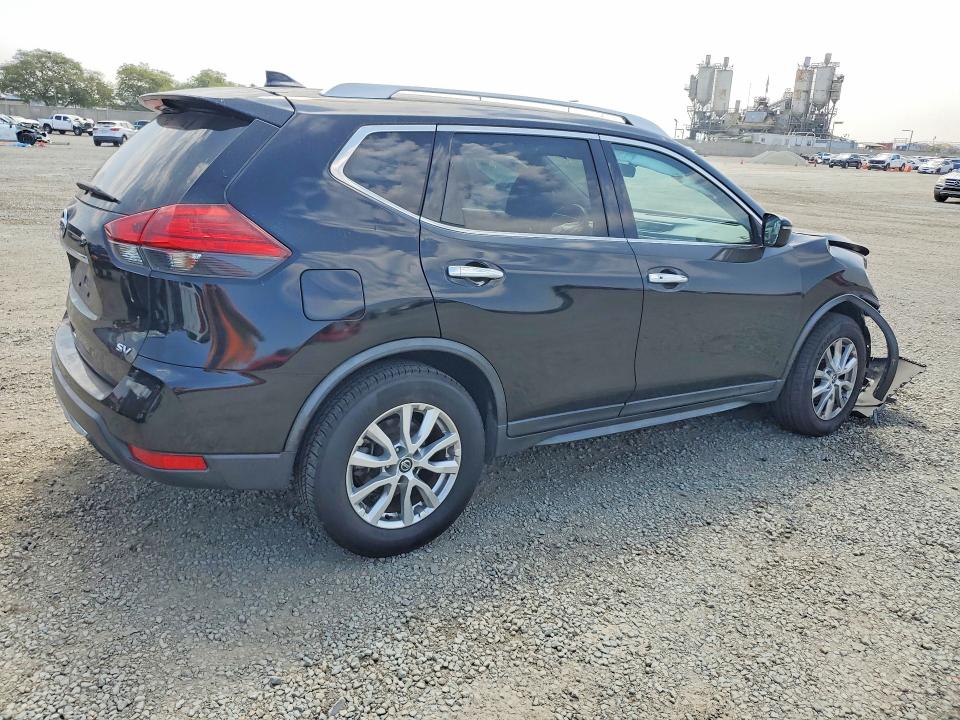 Photo 3 from auction – 2017 NISSAN ROGUE with VIN JN8AT2MT5HW395107