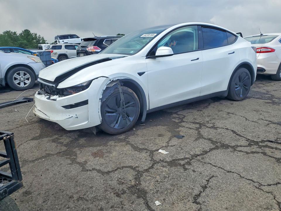 TESLA MODEL Y 2026 with VIN 7SAYGDED0TF434008 - Photo from auction