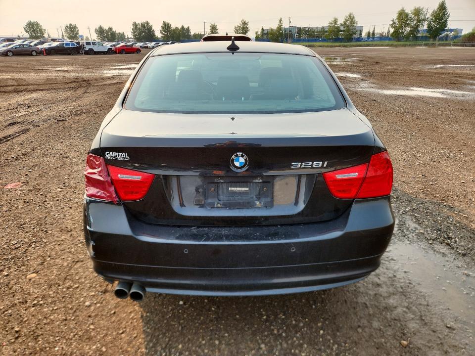 Photo 6 from auction – 2010 BMW 328 with VIN WBAPK7C51AA462116