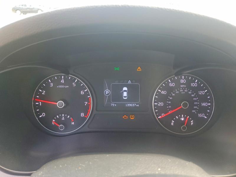 Photo 9 from auction – 2017 KIA OPTIMA with VIN 5XXGU4L32HG142957