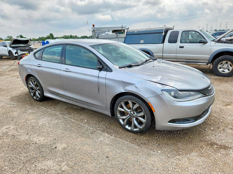 Photo 4 from auction – 2015 CHRYSLER 200 with VIN 1C3CCCBG1FN516271