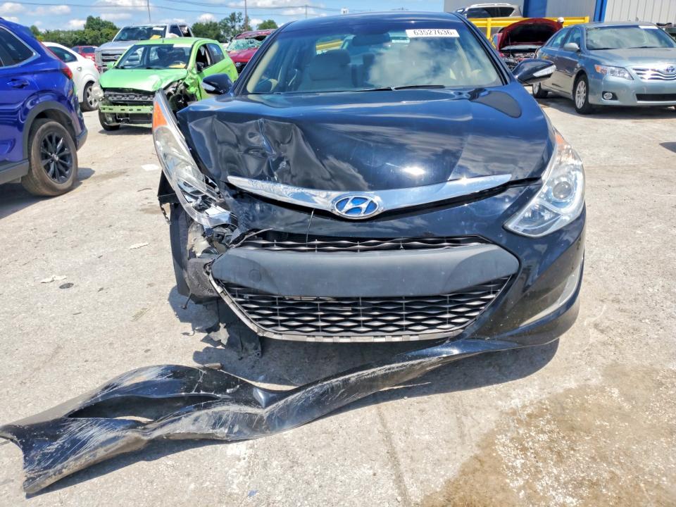 Photo 5 from auction – 2011 HYUNDAI SONATA with VIN KMHEC4A46BA003015