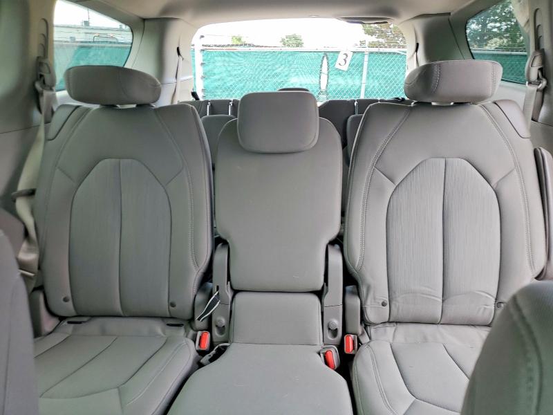 Photo 10 from auction – 2017 CHRYSLER PACIFICA with VIN 2C4RC1DG0HR660391