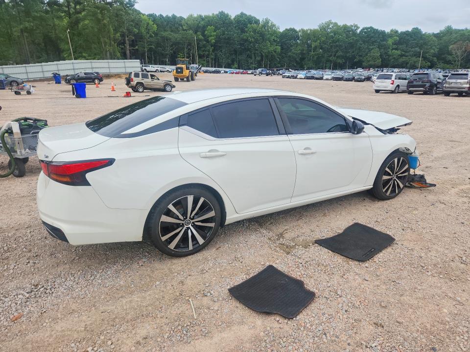Photo 3 from auction – 2020 NISSAN ALTIMA with VIN 1N4BL4CV1LC225423